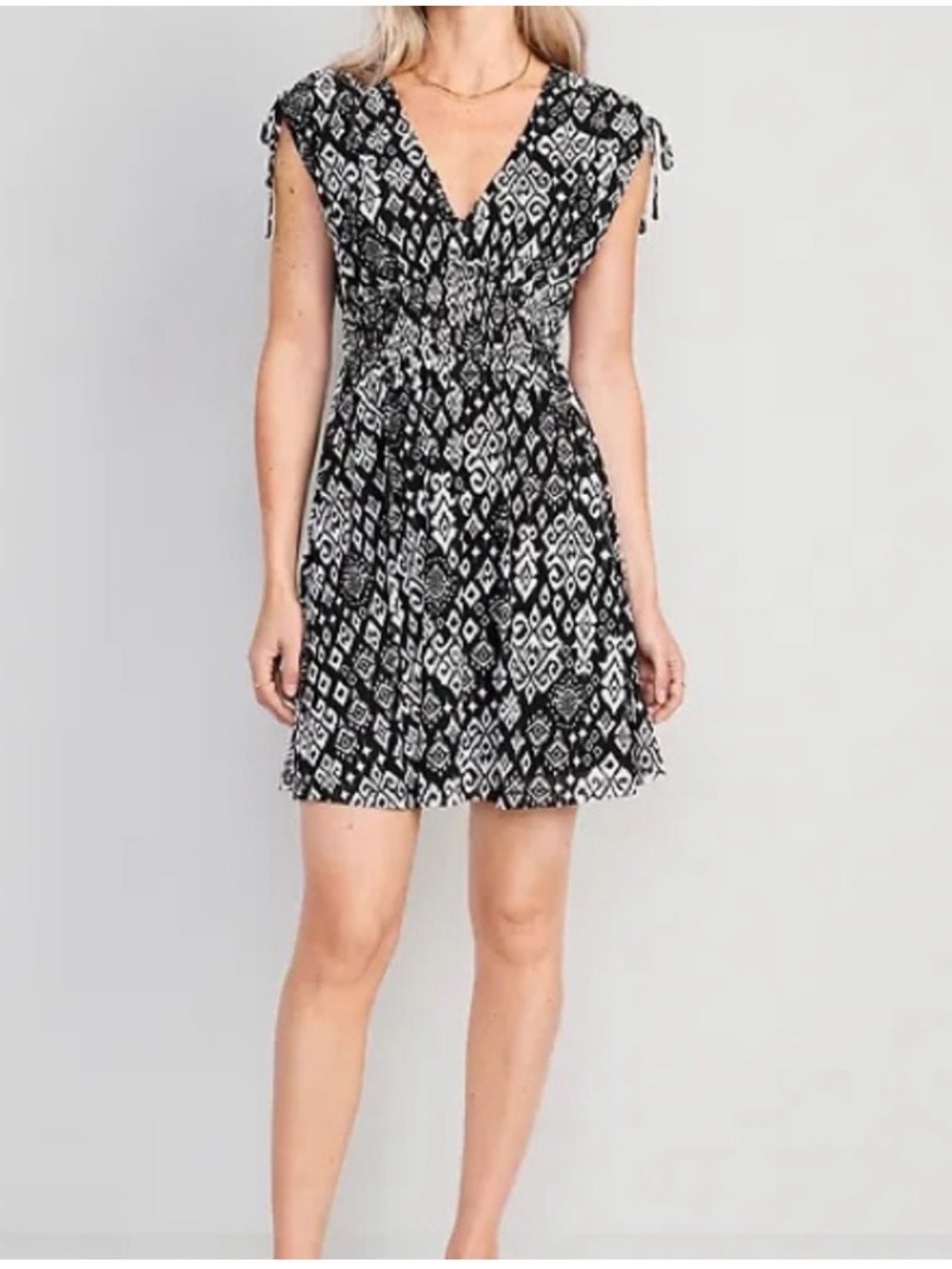 Old Navy Black and White Printed V-Neck Mini Dress